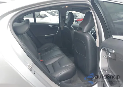 2015 Volvo S60 T5 Premier из США, поврежденный, VIN YV126MFK8F1336189